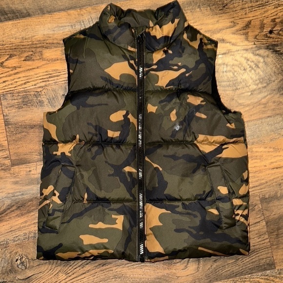 Old Navy boys puffer vest size small​​ - Picture 1 of 4